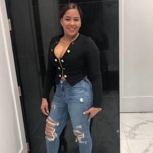 Meet your Posher, Yohanna